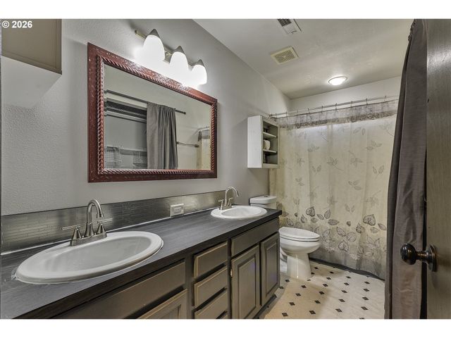 31775 Nw WASCOE St, North Plains, OR 97133