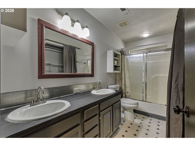 31775 Nw WASCOE St, North Plains, OR 97133