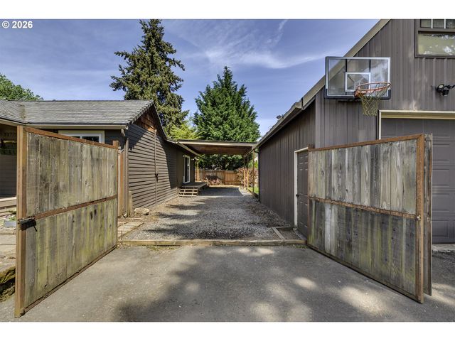 31775 Nw WASCOE St, North Plains, OR 97133