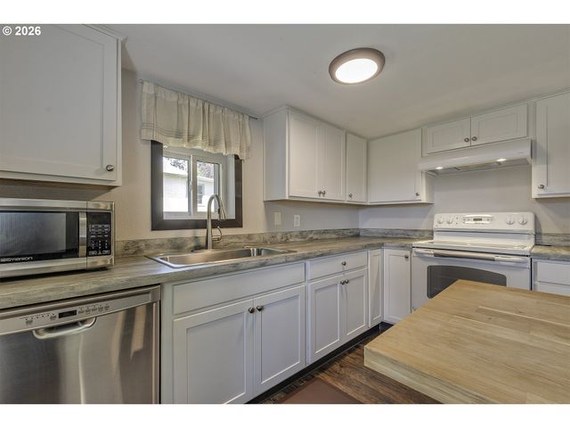 31775 Nw WASCOE St, North Plains, OR 97133