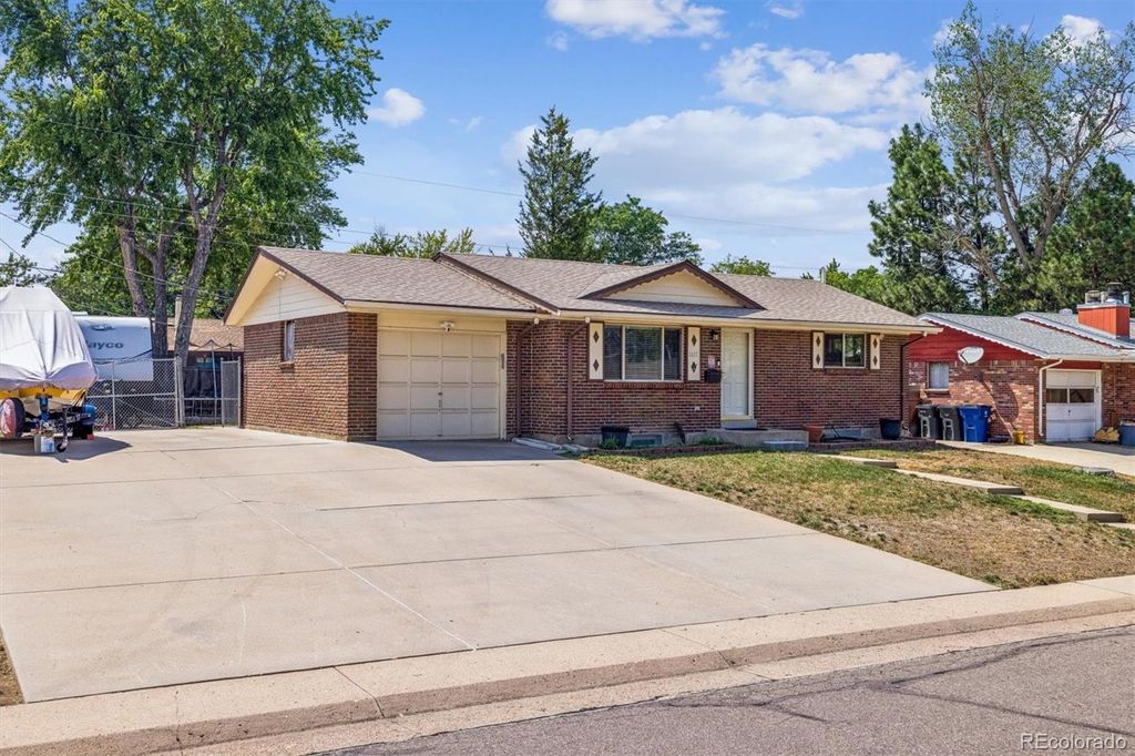 1611 S Carr Street, Lakewood, CO 80232