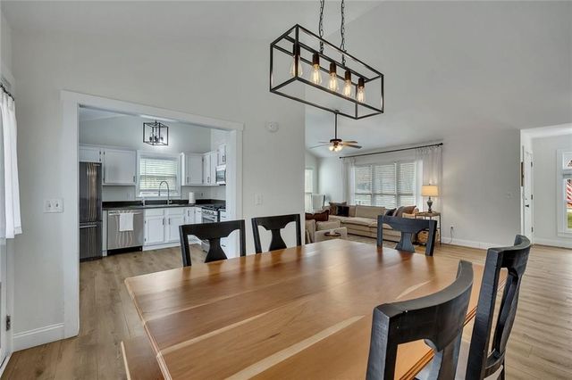 672 Wedgewood Drive, Woodstock, GA 30189