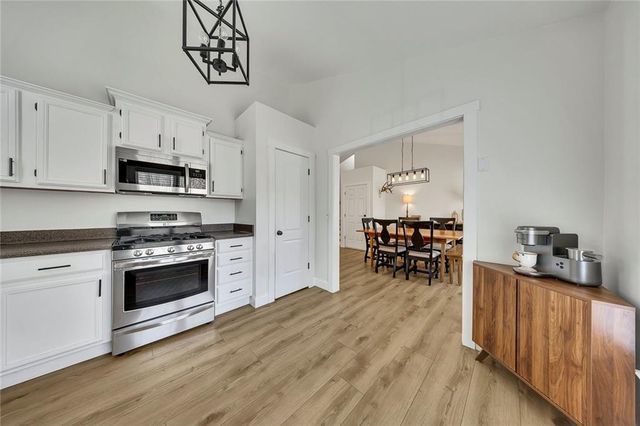 672 Wedgewood Drive, Woodstock, GA 30189