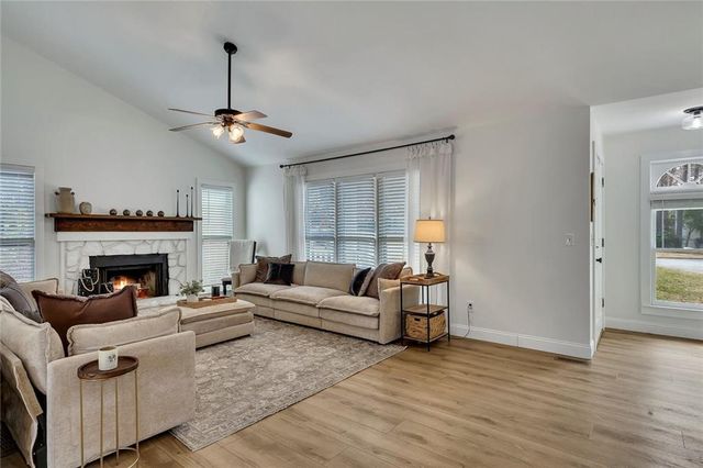 672 Wedgewood Drive, Woodstock, GA 30189