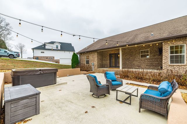 525 Bridle Path Ln, Hartsville, TN 37074