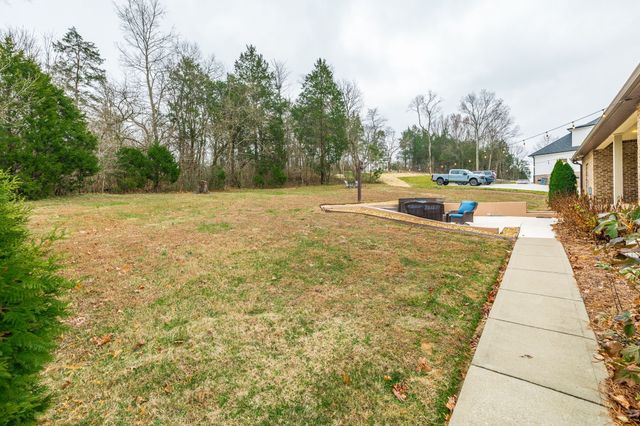 525 Bridle Path Ln, Hartsville, TN 37074
