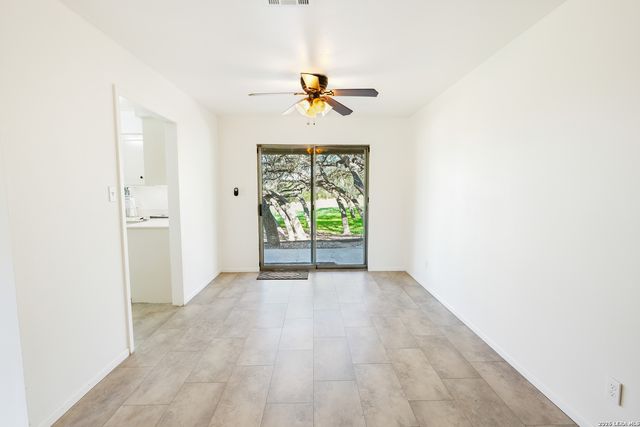 101 DIAMOND J RD S, Pipe Creek, TX 78063