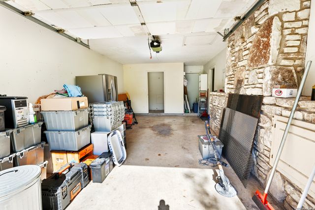 101 DIAMOND J RD S, Pipe Creek, TX 78063