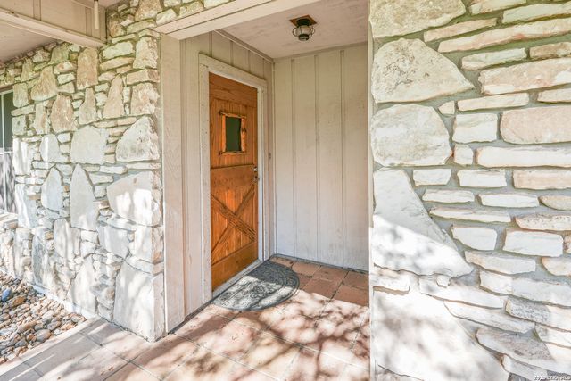 101 DIAMOND J RD S, Pipe Creek, TX 78063