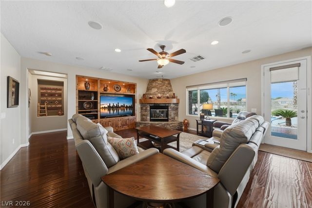8133 Bay Dunes Street, Las Vegas, NV 89131