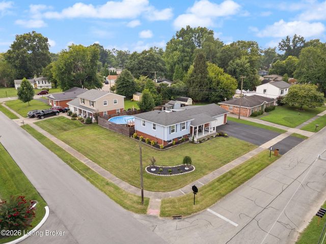 9224 Aylesbury Dr, Louisville, KY 40242