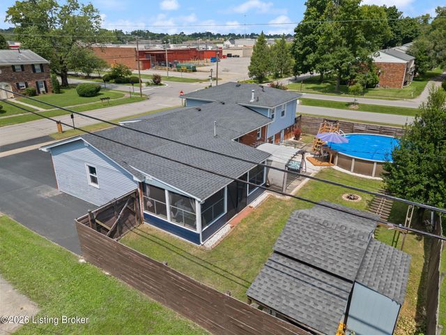 9224 Aylesbury Dr, Louisville, KY 40242