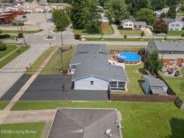 9224 Aylesbury Dr, Louisville, KY 40242