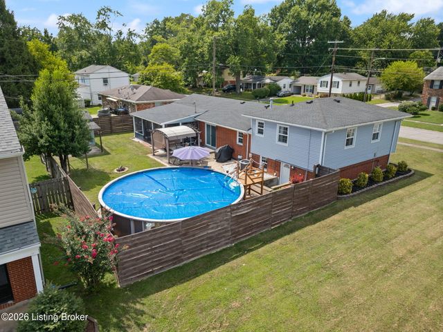 9224 Aylesbury Dr, Louisville, KY 40242