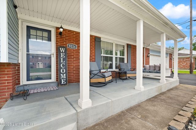 9224 Aylesbury Dr, Louisville, KY 40242