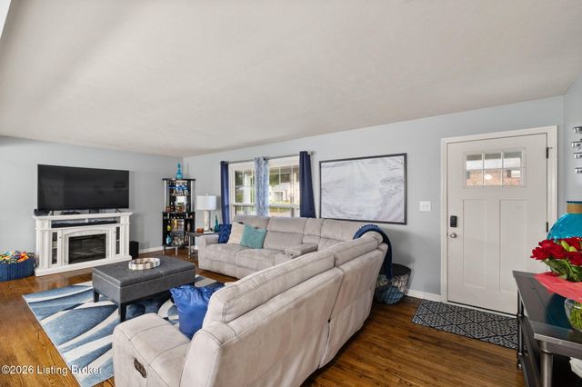 9224 Aylesbury Dr, Louisville, KY 40242