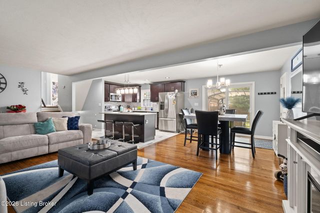 9224 Aylesbury Dr, Louisville, KY 40242