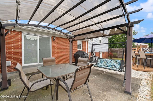 9224 Aylesbury Dr, Louisville, KY 40242