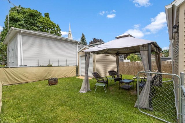 206 4th Street, Beaver Dam, WI 53916