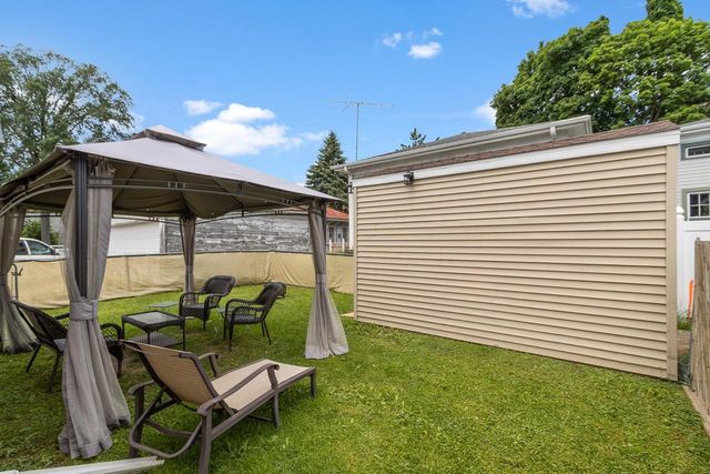 206 4th Street, Beaver Dam, WI 53916