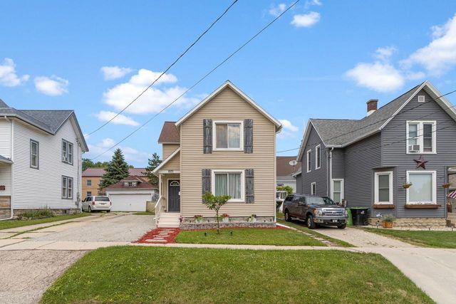 206 4th Street, Beaver Dam, WI 53916