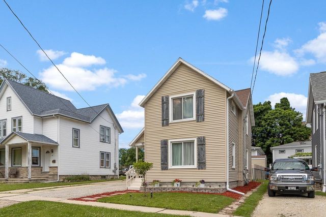 206 4th Street, Beaver Dam, WI 53916
