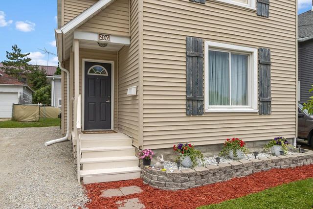206 4th Street, Beaver Dam, WI 53916