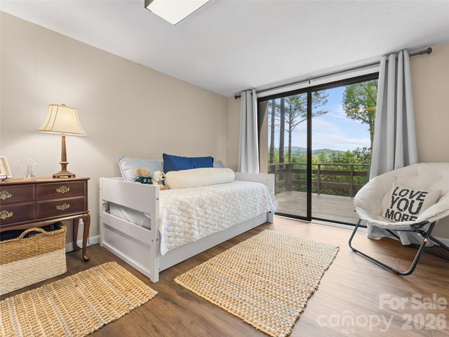 32 Uloque Court, Brevard, NC 28712