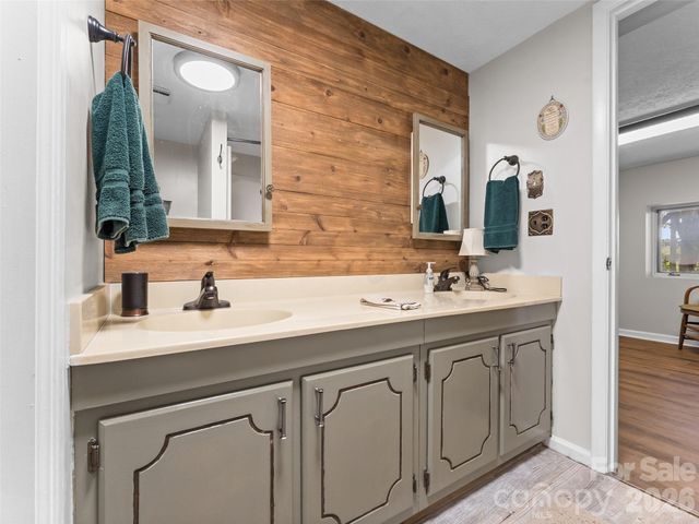 32 Uloque Court, Brevard, NC 28712