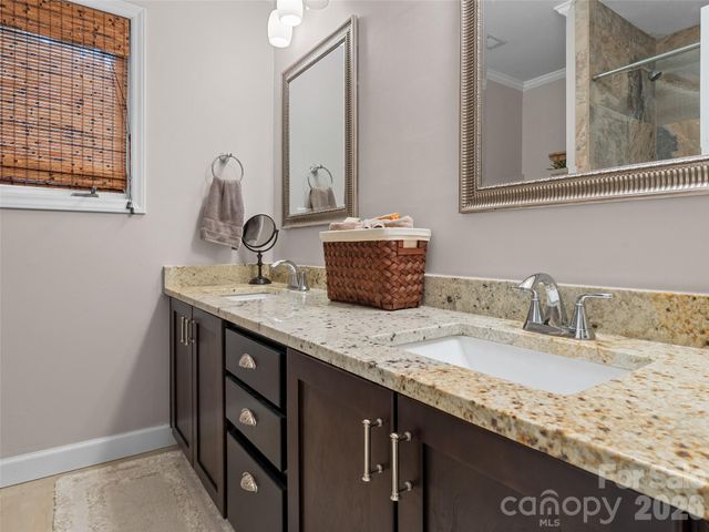 32 Uloque Court, Brevard, NC 28712