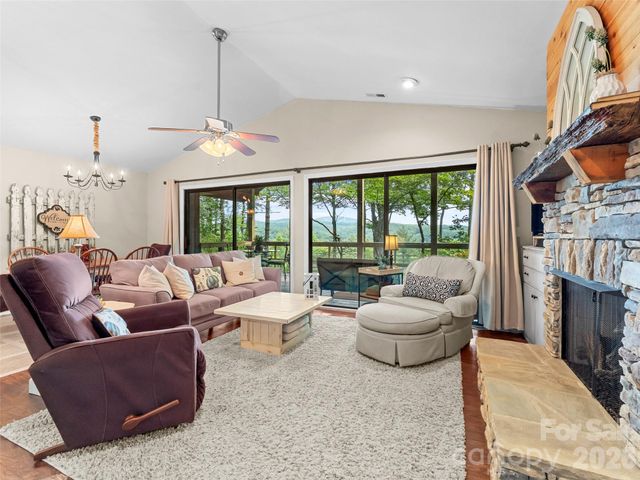 32 Uloque Court, Brevard, NC 28712
