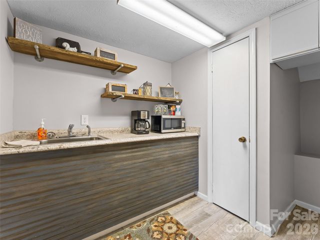 32 Uloque Court, Brevard, NC 28712