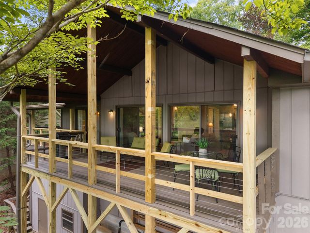 32 Uloque Court, Brevard, NC 28712