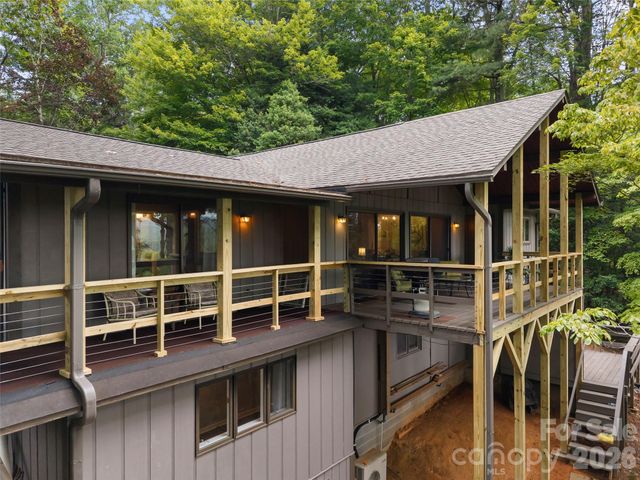 32 Uloque Court, Brevard, NC 28712