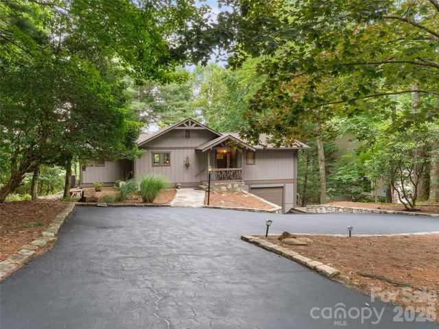 32 Uloque Court, Brevard, NC 28712