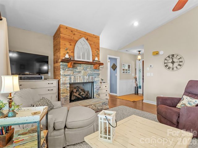 32 Uloque Court, Brevard, NC 28712