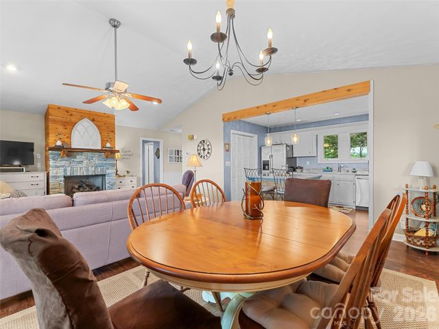 32 Uloque Court, Brevard, NC 28712