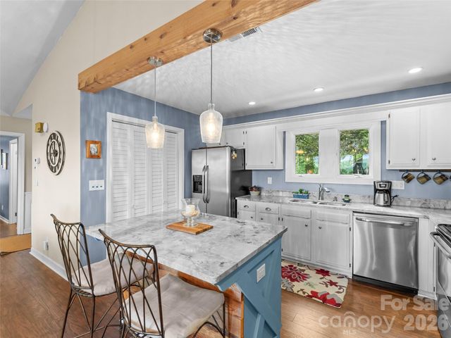 32 Uloque Court, Brevard, NC 28712