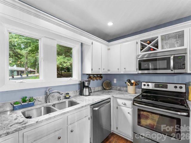 32 Uloque Court, Brevard, NC 28712
