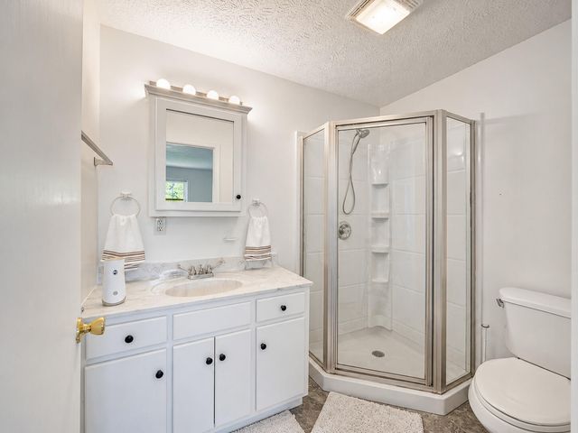 1333 Mount Eden Road, Russell Springs, KY 42642