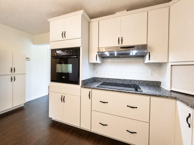 1333 Mount Eden Road, Russell Springs, KY 42642