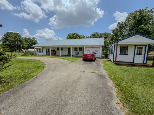 1333 Mount Eden Road, Russell Springs, KY 42642