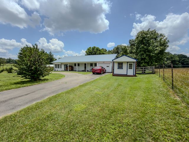1333 Mount Eden Road, Russell Springs, KY 42642