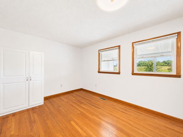 1333 Mount Eden Road, Russell Springs, KY 42642