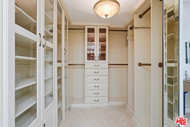 1333 S Beverly Glen Boulevard 902, Los Angeles, CA 90024