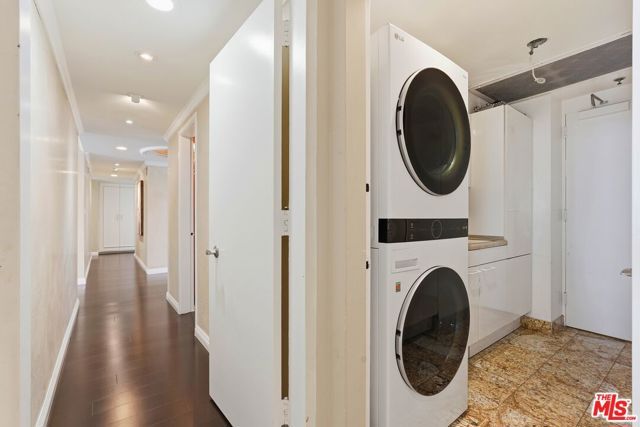 1333 S Beverly Glen Boulevard 902, Los Angeles, CA 90024