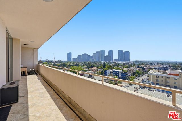 1333 S Beverly Glen Boulevard 902, Los Angeles, CA 90024