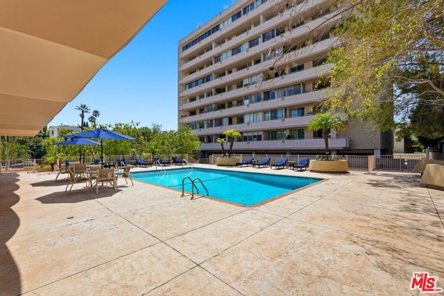 1333 S Beverly Glen Boulevard 902, Los Angeles, CA 90024