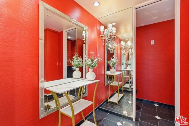 1333 S Beverly Glen Boulevard 902, Los Angeles, CA 90024