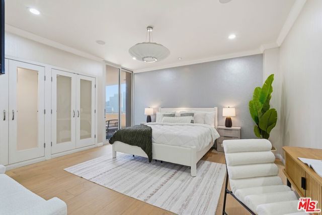 1333 S Beverly Glen Boulevard 902, Los Angeles, CA 90024